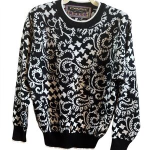 Vintage‎ Ossi Women’s Skiwear Black White Unique Design Sweater Size Medium